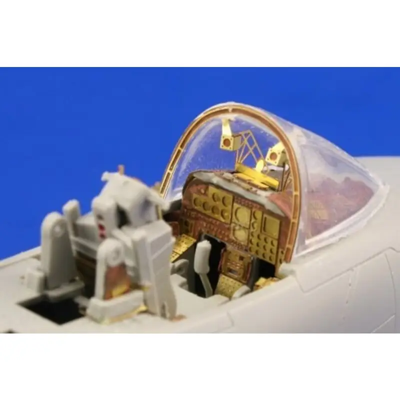 Direct Beschikbaar Fairchild A-10 Thunderbolt II interior PRE-PAINTED IN COLOUR (toebehoren voor modelbouwsets van Italeri) This Zoom set is a simp