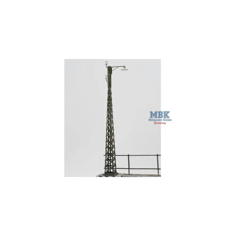 Populair WW2 steel electrical pole with lamp