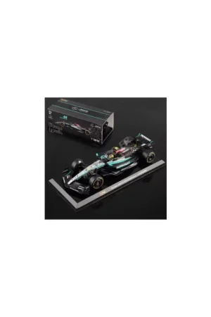Mercedes gp f1 w15 eq performance team amg petronas motorsport 44 lewis hamilton 2024 (premium packaging with helmet) Gecertificeerd