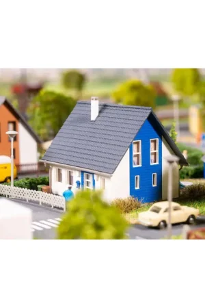 Blue detached house Bestseller
