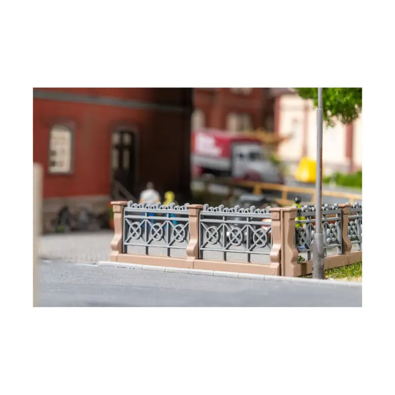 Nu Kopen Grey villa fence