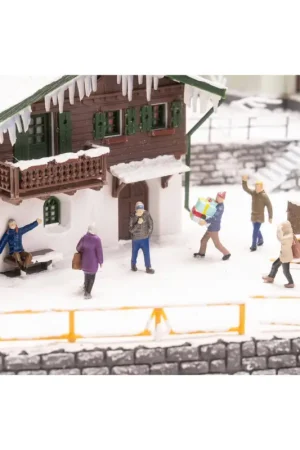 Passersby in winter Gereduceerde Prijs