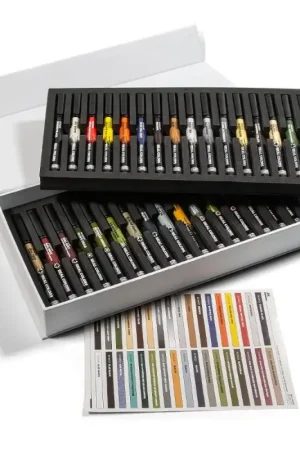 Koopje AK INTERACTIVE: SPECIAL BOX REAL COLORS MARKERS - 34 units Acrylverf