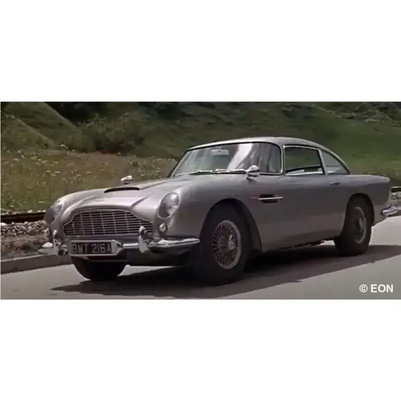 James bond "aston martin db5" cadeauset Schaalmodel Flitsaanbieding