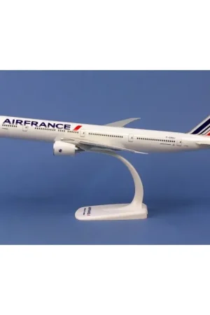 Air France Boeing 777-300ER 2021-kleuren - F-GSQJ "Straatsburg" Miniatuur Seizoensaanbieding