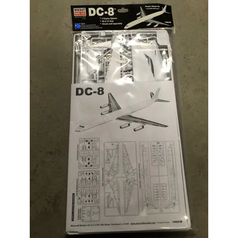 Finale Uitverkoop Douglas DC-8 DIT IS EEN KIT IN ZAKJE. ALLEEN KUNSTSTOF ONDERDELEN EN INSTRUCTIES. GEEN DOOS. GEEN STICKERS. HEEL BEPERKT. (MB)
