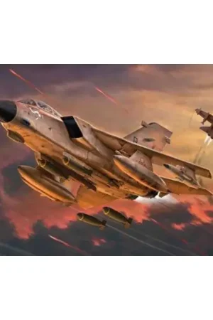 Panavia Tornado IDS De Tornado multirol is een tweemotorig gevechtsvliegtuig met een variabele vleugel.Dit soort vliegtuig is h Finale Uitverkoop