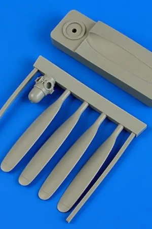 Vought F4U-5 Corsair propeller w/tool (designed to be used with Hobby Boss kits) Motor Must-Have