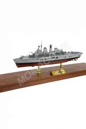 Korting English light aircraft carrier hms invicible (r05) "royal navy" falkland island 1982 (with hull and base)