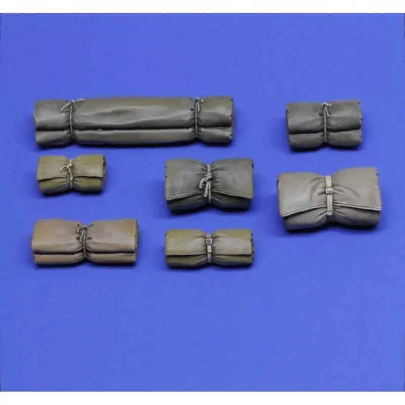 Korting Royal Model: Tentpacks and bedrolls part 1 (1/16 scale) Accessoire