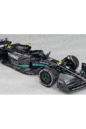 Korting 1/24 RACING - 2023 MERCEDES-AMG F1 W14 E-Performance - met Hamilton-helm Miniatuur