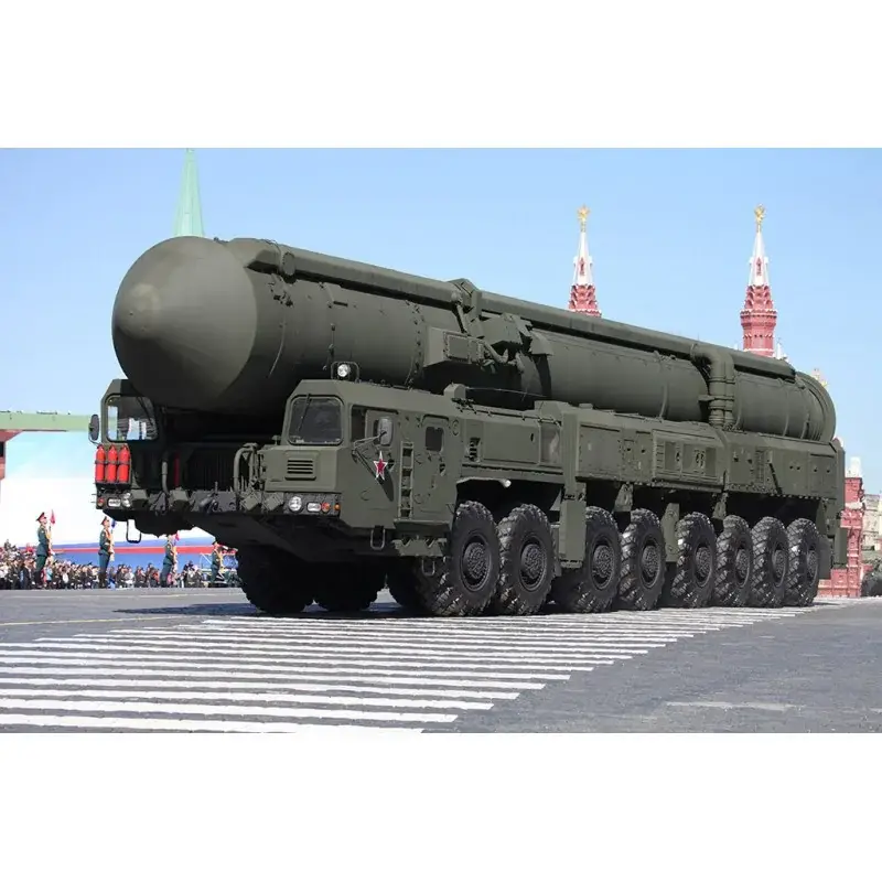 15U175 TEL van RS-12M1 Topol-M ICBM-complex Schaalmodel Uitverkoop