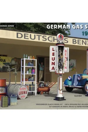 Nieuw DUITS GASSTATION 1930-40s Niet-geassembleerd Plastic Model Kit Auto en bouwwerk niet inbegrepen Kit bevat PE-onderdelen, embleme