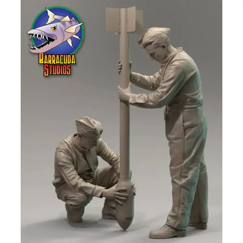 RAF Groundcrew Assemble Rocket.Deze set van bemanningsfiguren vertegenwoordigt twee RAF Armourers die een 3-inch raket samenste Gereduceerde Prijs
