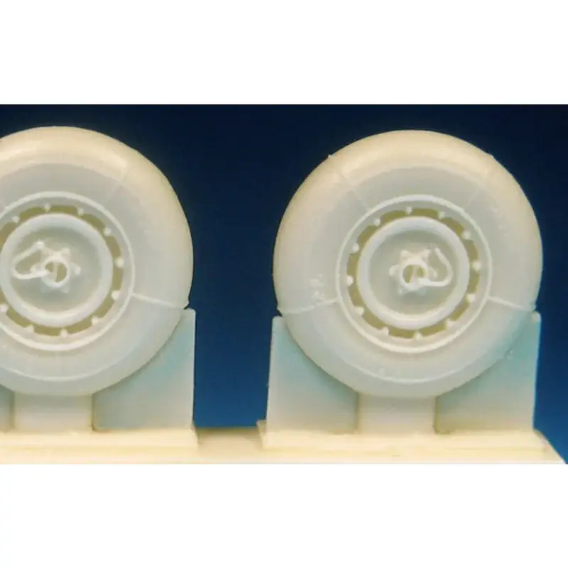 Focke-Wulf Ta-152H Mainwheels.Deze set bestaat uit nieuwe hars mainwheels voor Ta-152H en enkele latere productie Ta-152Cs.Ze Alleen Vandaag