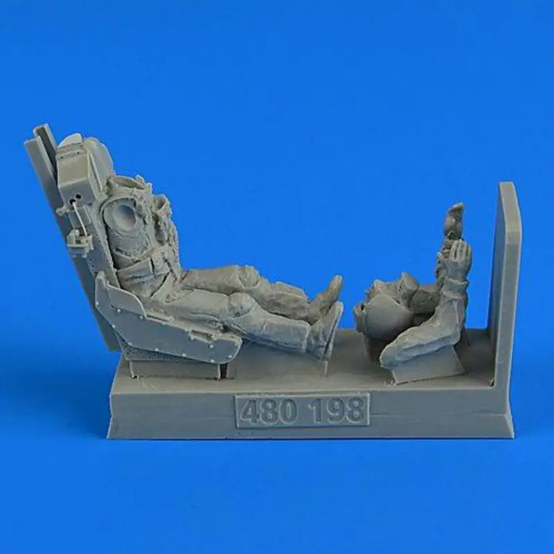 Populair USAF Fighter Pilot with ejection seat for Northrop F-5E (designed to be used with Academy and AFV Club kits)
