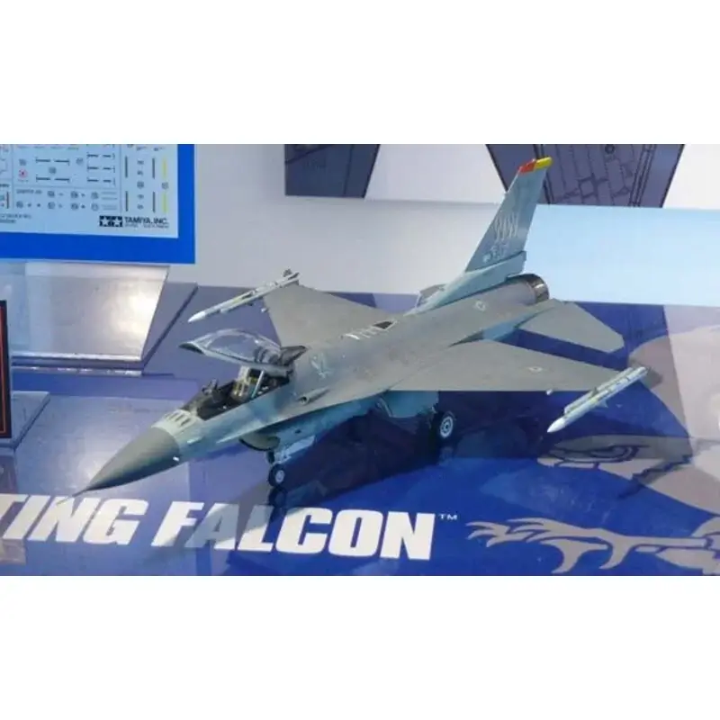 Favoriet F- 16CJ Block 50 Schaalmodel