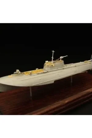 Seizoensaanbieding Tupolev G-5 mod.XIII - Construction kit of Soviet torpedo boat . With etched parts Schaalmodel