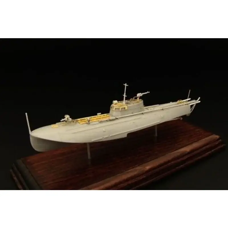 Seizoensaanbieding Tupolev G-5 mod.XIII - Construction kit of Soviet torpedo boat . With etched parts Schaalmodel